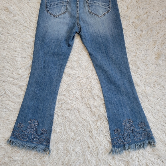 Driftwood Roxy Crop Flare Beaded Jeans Sz 26 - Picture 9 of 10